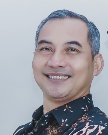 Dr. Arif Rianto Budi Nugroho, S.T., M.Si.